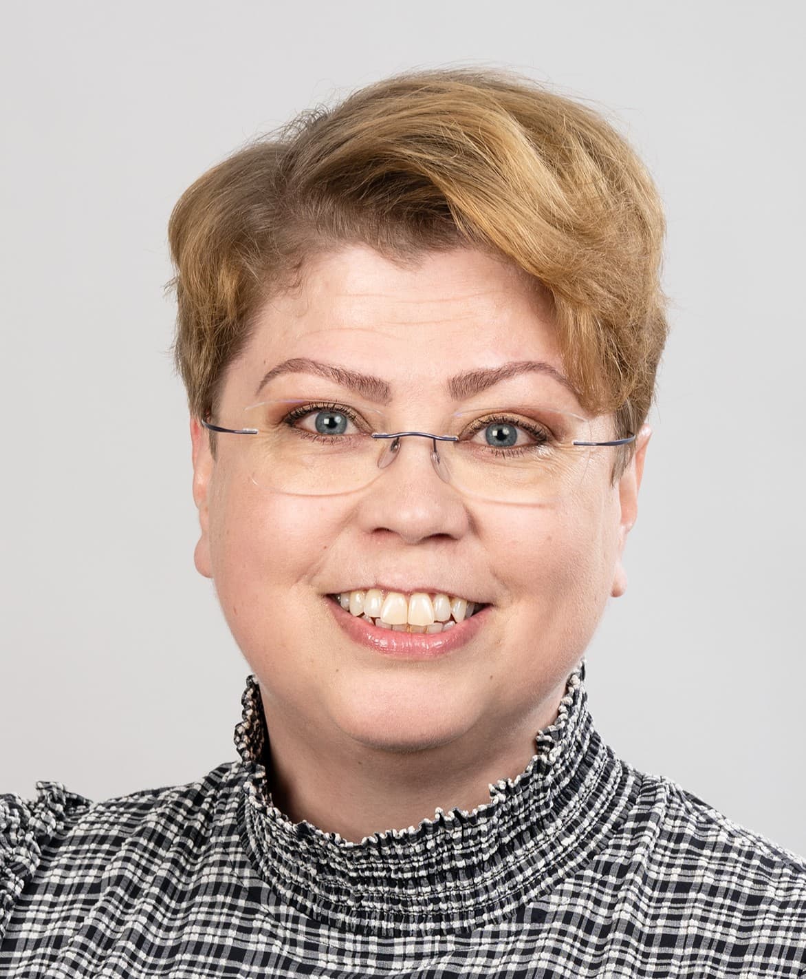 Saara Leskinen Lääketieteen lisensiaatti — Pihlajalinna