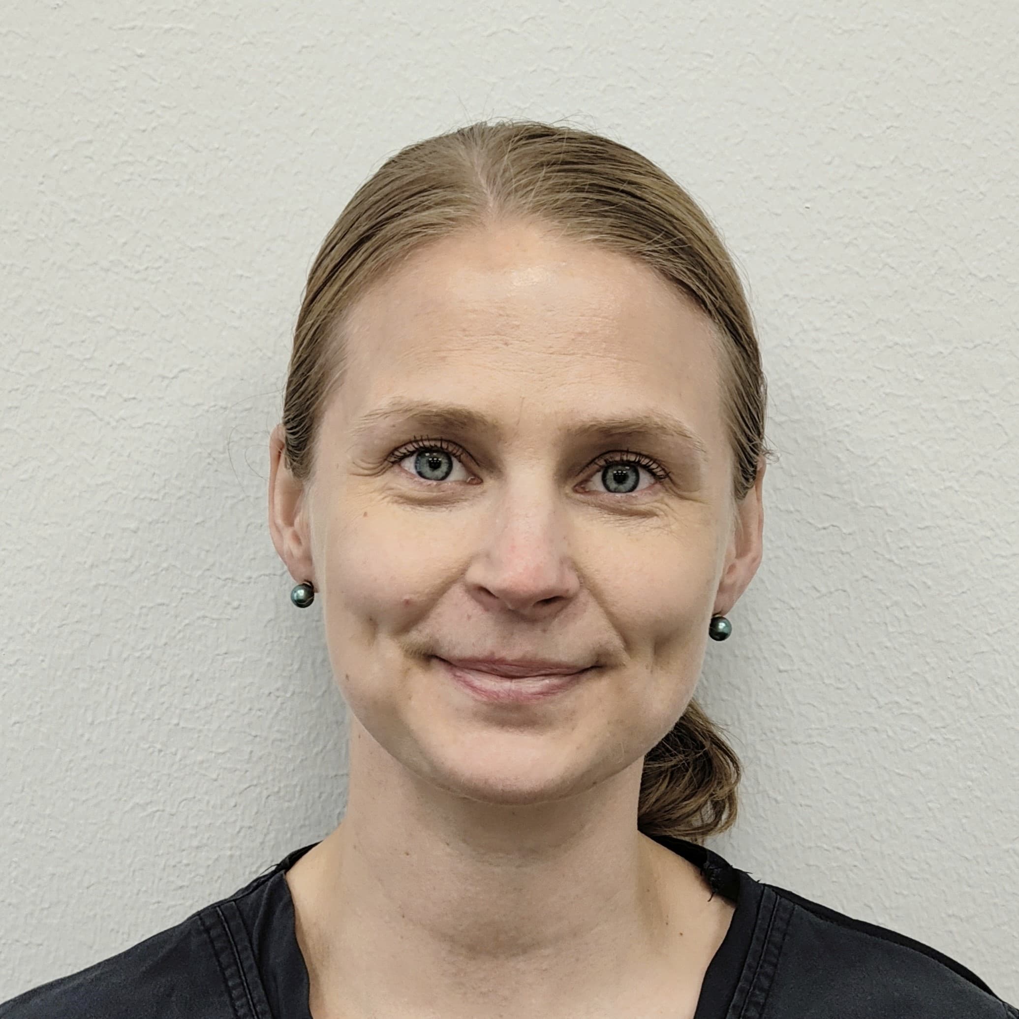 Elina Ekman Dosentti — Pihlajalinna
