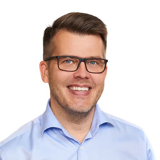 Petteri Kousa, Lääketieteen tohtori — Pihlajalinna