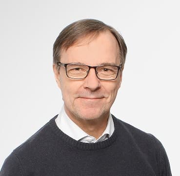 Seppo Hakulinen Lääketieteen lisensiaatti — Pihlajalinna